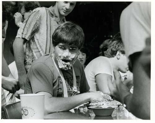 Pie eating contest, Harvey Mudd College