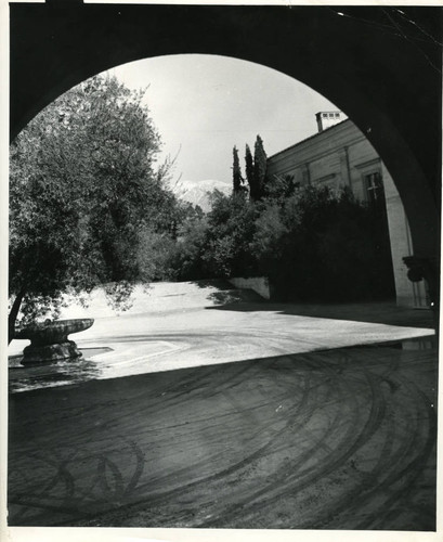 Bosbyshell Fountain and Clark Hall, Pomona College