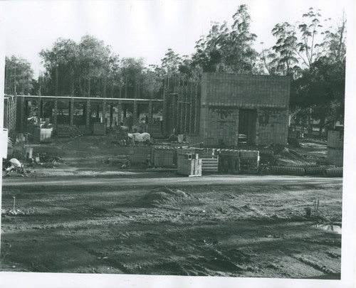 Thomas-Garrett Hall Construction, Harvey Mudd College