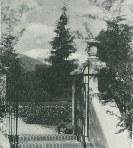 Sumner Hall gate, Pomona College