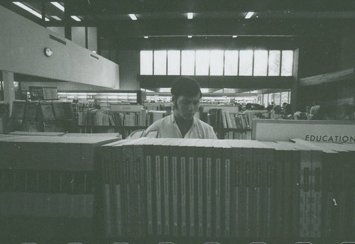 Huntley Bookstore interior, Claremont University Consortium