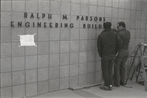 Parsons Engineering Building sign installation, Harvey Mudd College