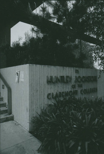 Huntley Bookstore sign, Claremont University Consortium