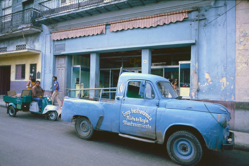 Pick-up truck