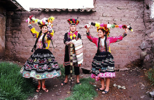 Qanchis dancers