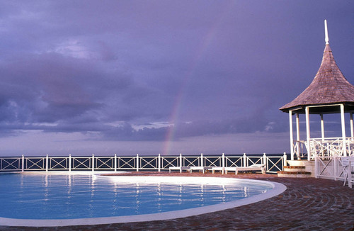 Trident hotel pool