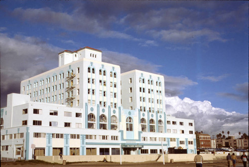 SeaCastle apartments