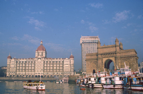 Gateway of India and Taj Mahal hotel