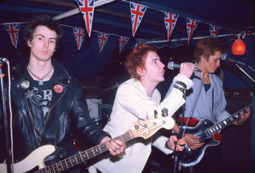 Sex Pistols performing