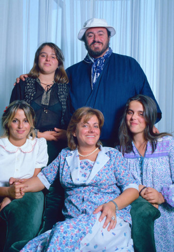 Lorenza, Giuliana, and Cristina with parents