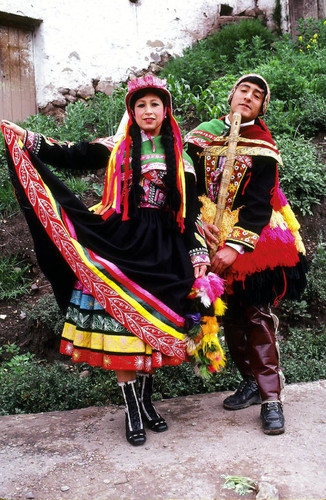 Turkuy dancers