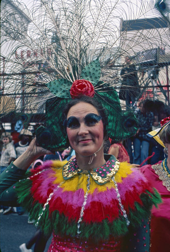 Drag queen with feathers