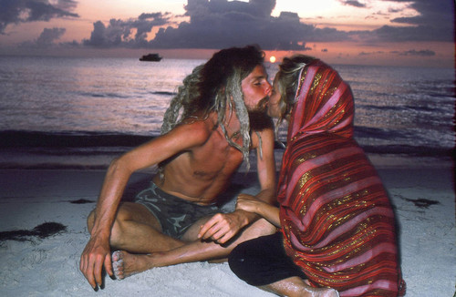 Blond rasta couple kissing