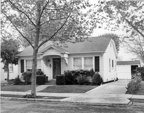 Front exterior view of a house