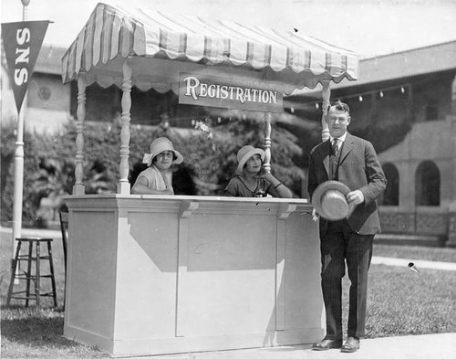 Registration stand