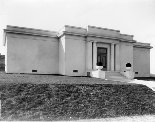 Mausoleum at Oak Hill Cemetery