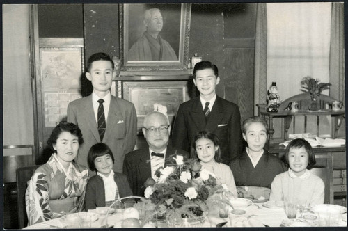 Mori family and Iwadare family, 1958-11-16