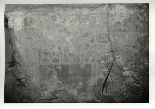 Worn painting on rock in T 66