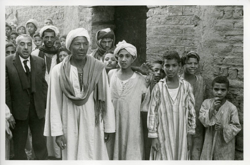 Muḥammed ʿAlī with Naj' Ḥammādī locals