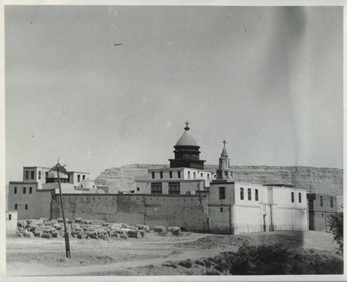 Monastery between Al Qaṣr and Es-Ṣayyād