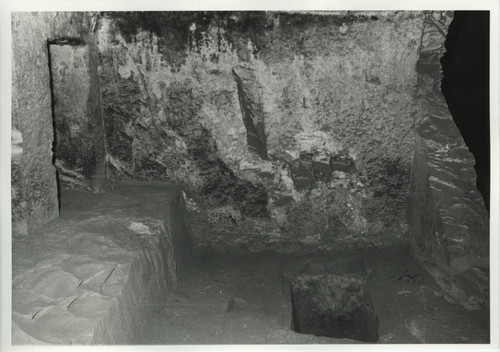 Cave room at Jabal al-Ṭārif cliff