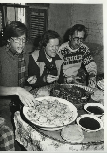 Mealtime for Naj' Ḥammādī expedition team