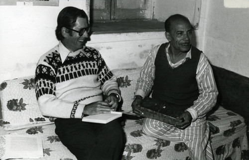 Robinson interviewing Egyptian scholar Rāghib Andarāwus al-Qiss 'Abd al-Sayyid