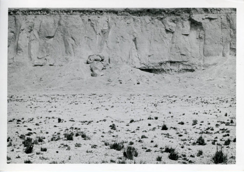 Illegal excavation in Greco-Roman cemetery at Jabal al-Ṭārif