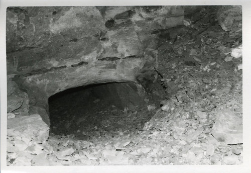 Cave T 8 at Jabal al-Ṭārif cliff