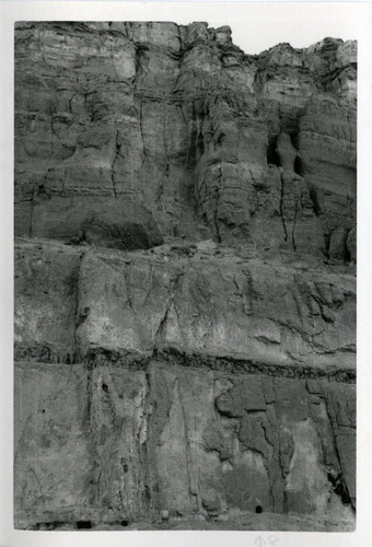 Jabal al-Ṭārif cliff