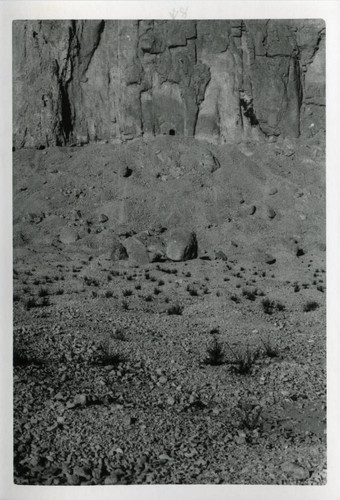 Jabal al-Ṭārif cliff