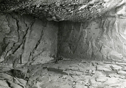 Cave numbered T 8