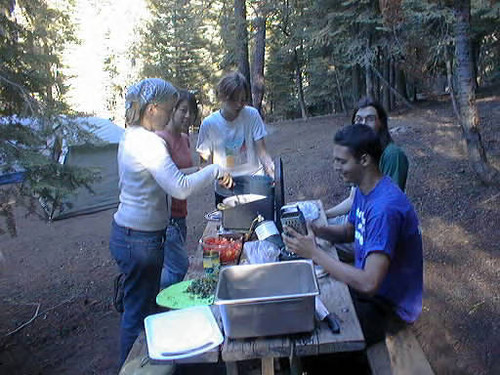 Cooking, preparation of the spaghetti a la putanesca