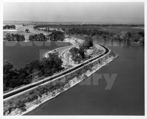 Sacramento River Levee Road