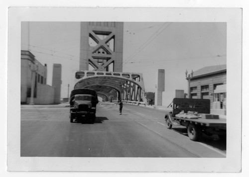 Tower Bridge From Sacramento