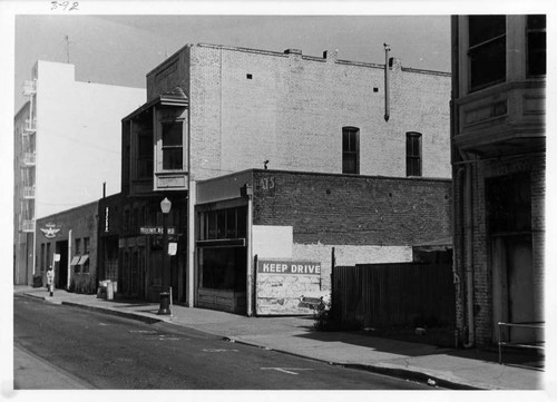 Merchant Street, between Sixth and Seventh Streets