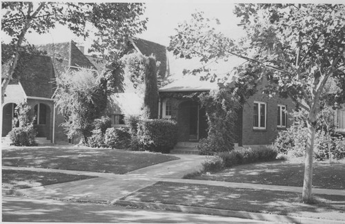 House near Crocker School, Land Park