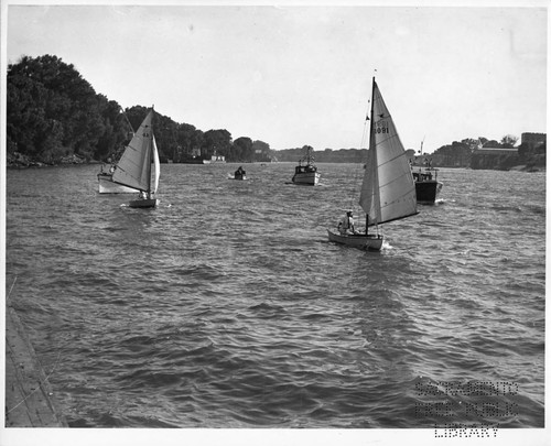 Boating on the Sacramento River