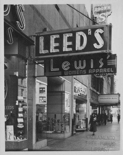 Leed’s Shoes Sign