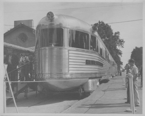 Burlington Zephyr in the Western Pacific Station