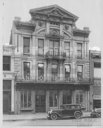 Van Voorhies-Phinney Saddlery Building