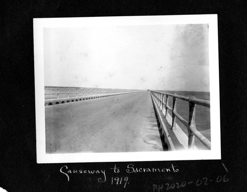 Causeway to Sacramento 1919