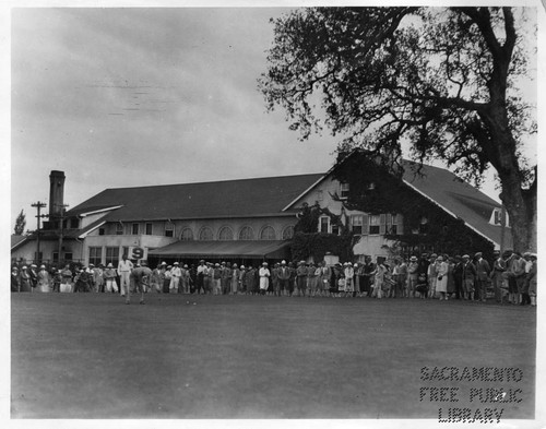 Del Paso Country Club Ninth Green and Clubhouse