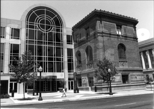 Tsakopoulos Library Galleria