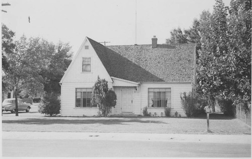 House near Crocker School, Land Park