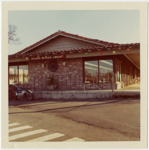 Entrance to Arcade Library at Town and Country Shopping Center