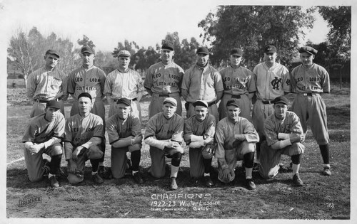 Leo Lobner Clothiers Baseball Team Portrait