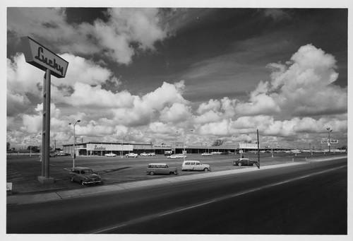 Grand Oaks Shopping Center and Parking Lot
