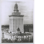 Aerial view of Oakland City Hall, circa 1913