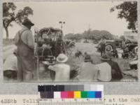 Telling about fire weather at the Oakdale, Stanislaus County, demonstration. Metcalf. May, 1928